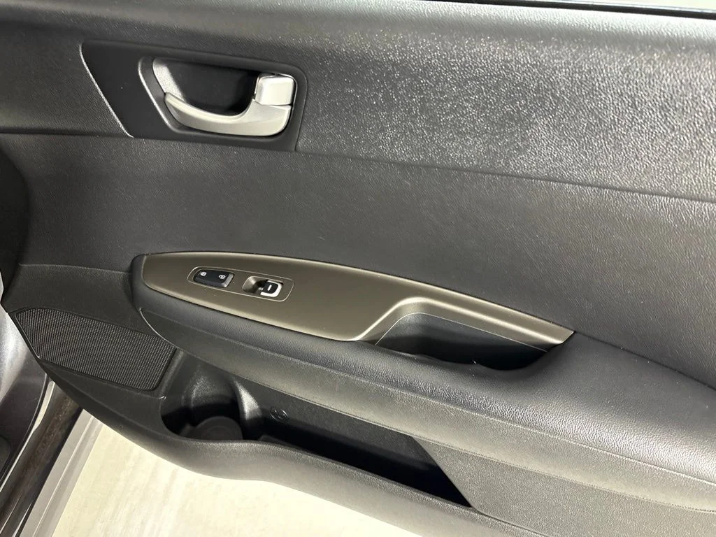 Certified Used 2019 Platinum Graphite Kia LX image 14