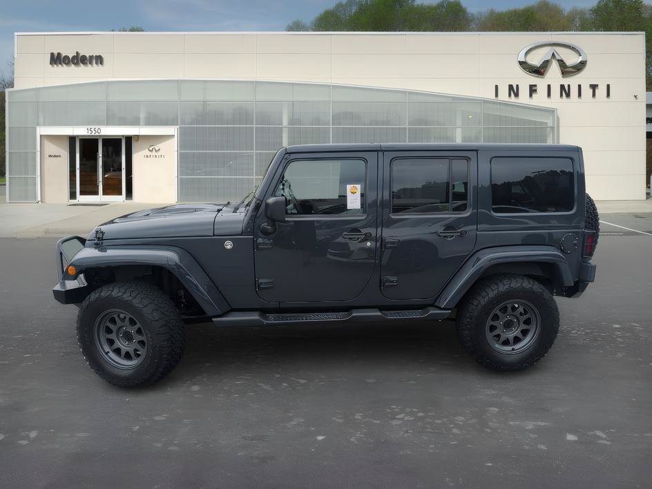 Used 2018 Rhino Clearcoat Jeep Altitude image 6
