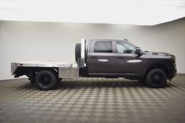 New 2026 Granite Crystal Metallic Clear-Coat Exterior Paint RAM TRADESMAN image 13
