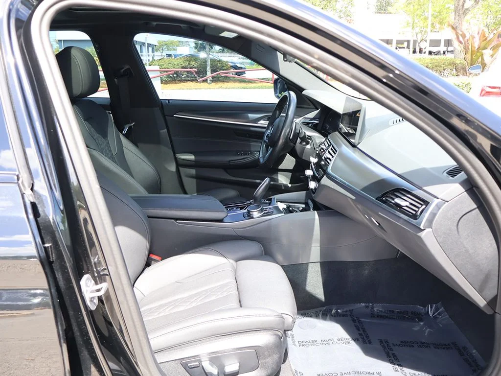 Used 2023 Black BMW 530i image 33