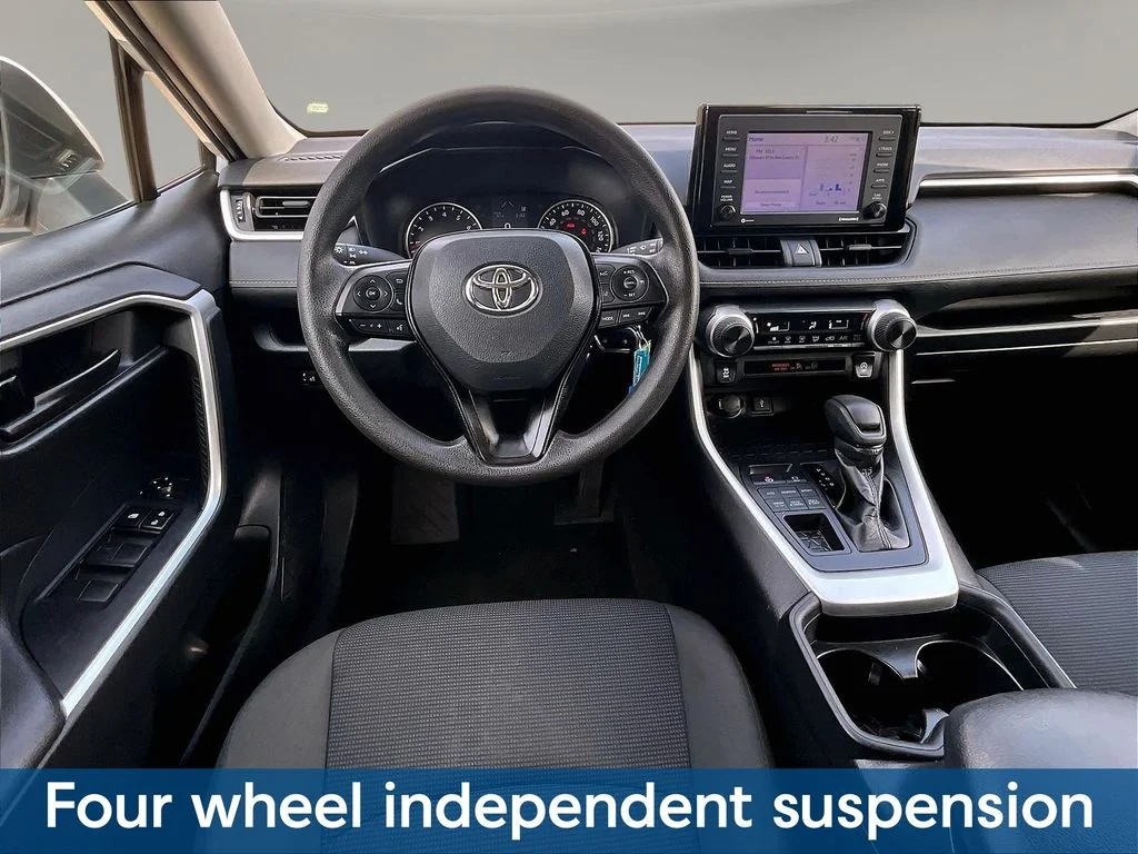 2021 Toyota RAV4 LE - Photo 11