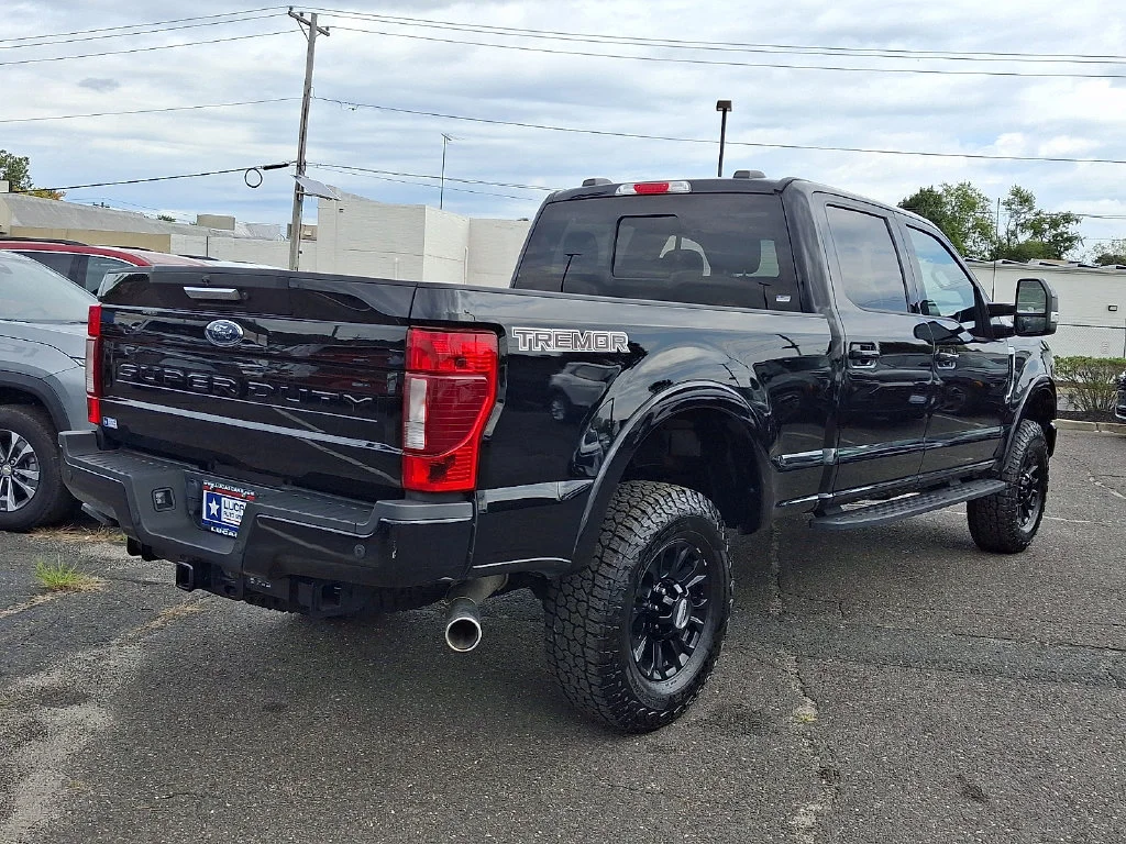 Used 2022 Black Ford LARIAT image 11
