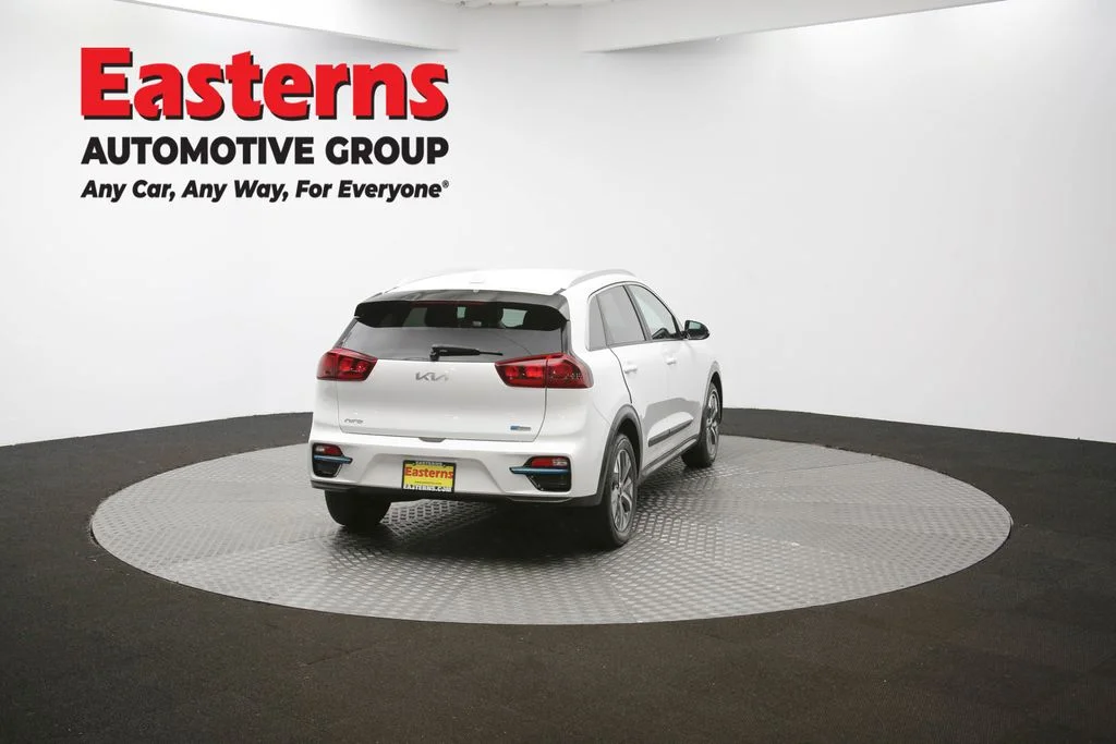 Used 2022 White Kia EX image 41
