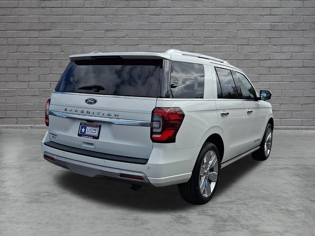 Used 2022 Star White Metallic Tri-Coat Ford Platinum image 11