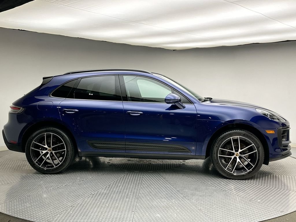 Used 2022 Gentian Blue Metallic Porsche  image 14