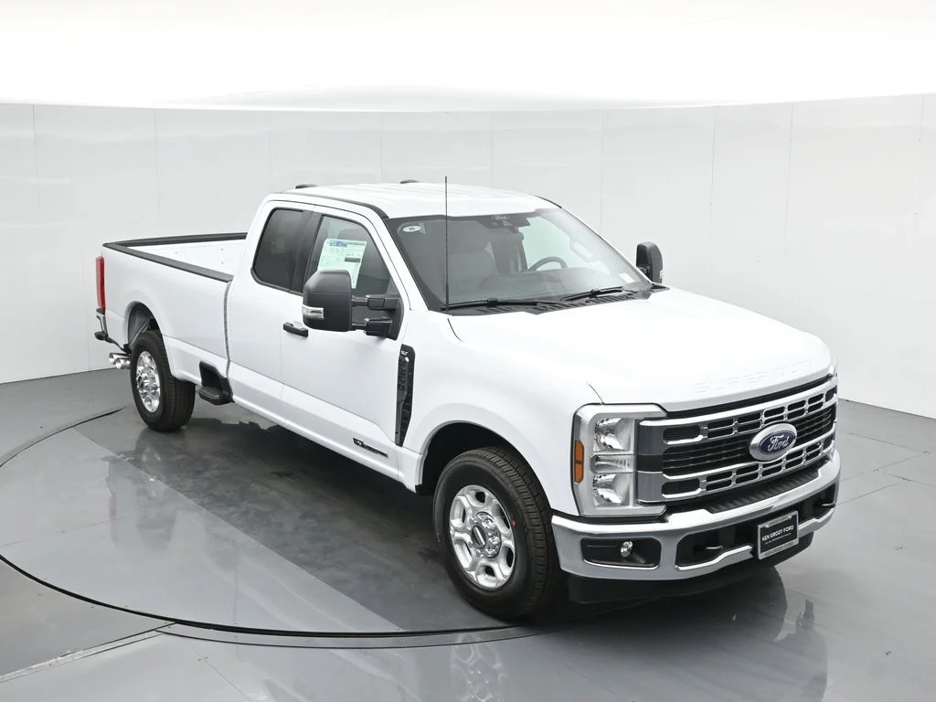 New 2026 Oxford White Ford XLT image 41
