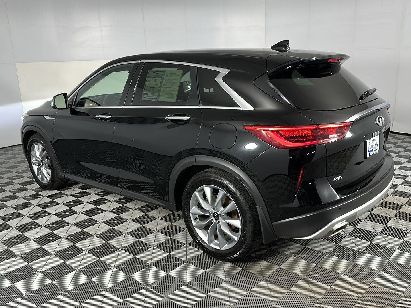 Used 2021 Black Obsidian INFINITI PURE image 4