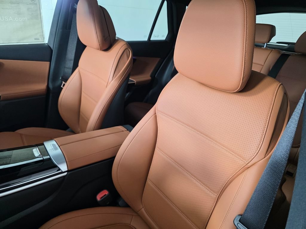 New 2027 Black Mercedes-Benz GLC 300 image 24