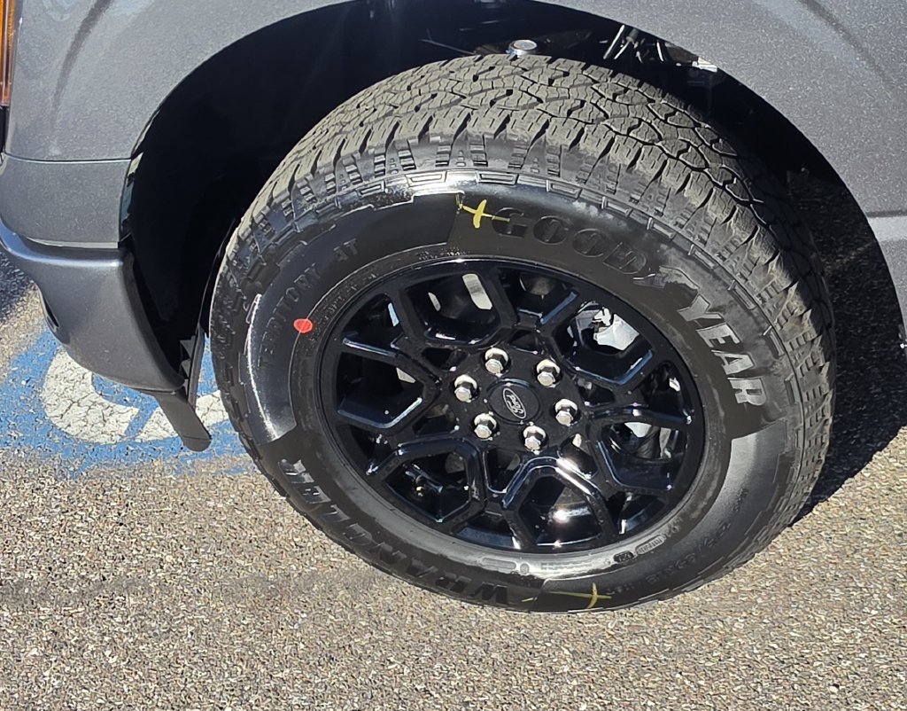 New 2026 Carbonized Gray Metallic Ford XLT image 11