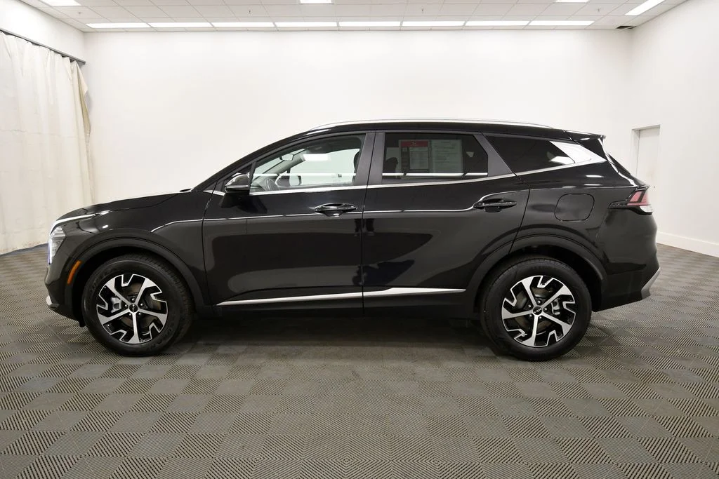 Certified Used 2024  Kia EX image 4