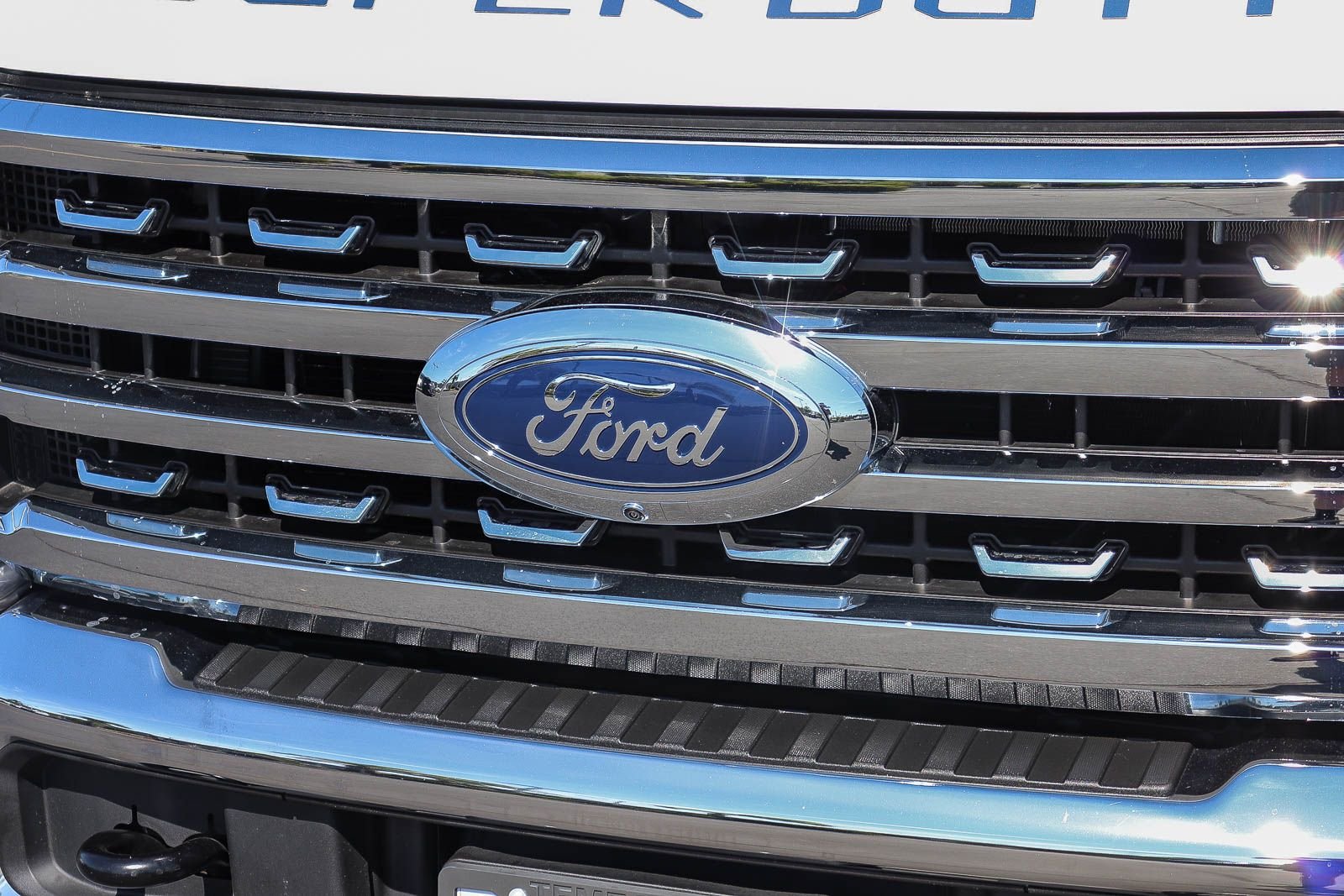 Certified Used 2024 White Metallic Ford Lariat image 11