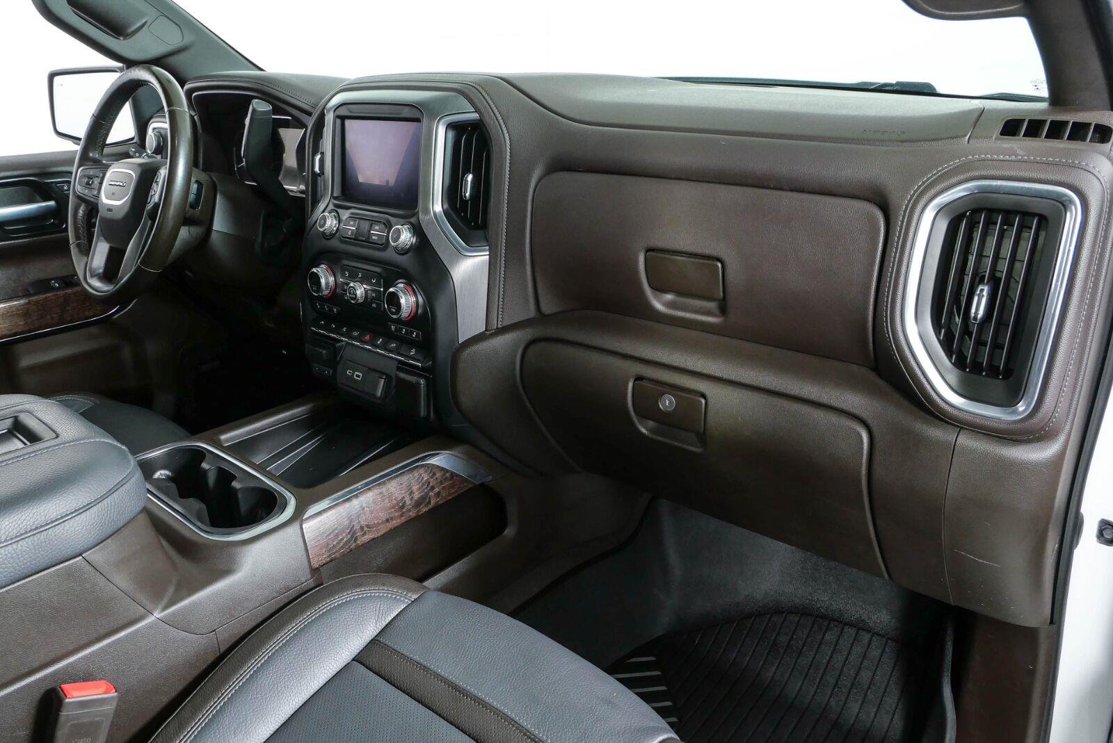 Used 2021 White GMC Denali image 24