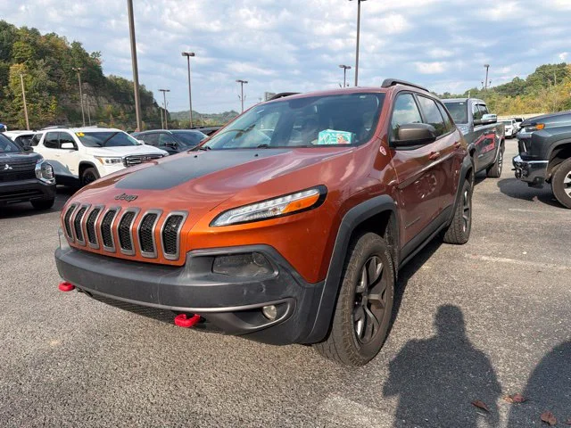 Used 2015 Orange Jeep Trailhawk image 7