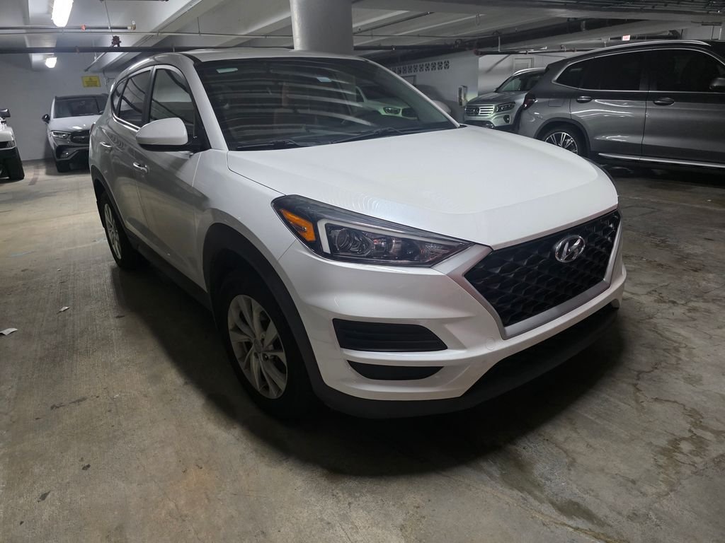 Used 2021 White Hyundai SE image 1
