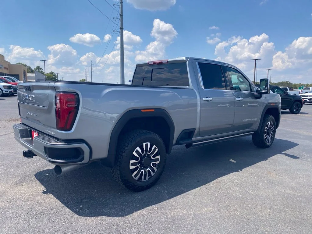 Used 2025 Silver GMC Denali Ultimate image 7