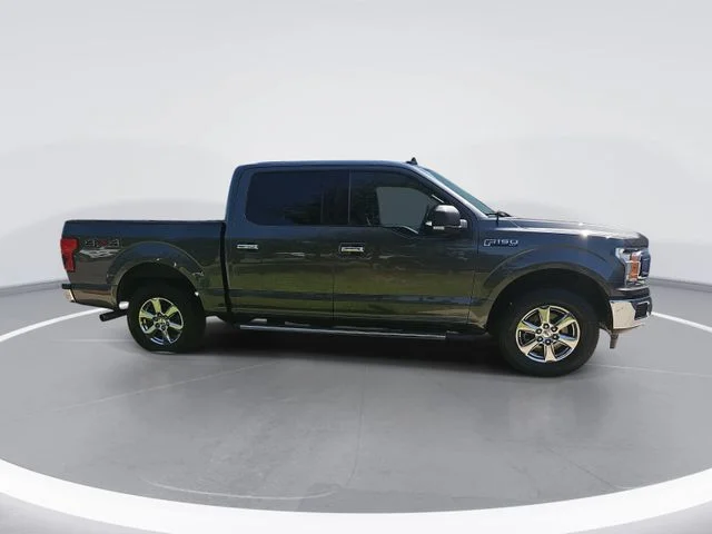 Used 2018 Gray Ford XLT image 2