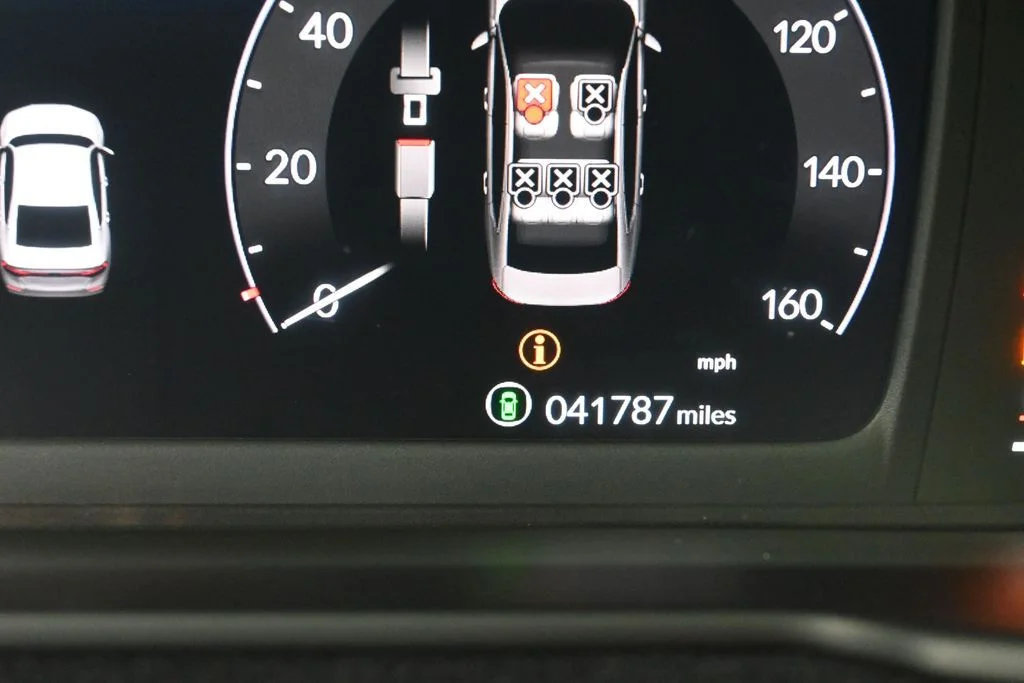Used 2023 Platinum White Pearl Honda EX image 17