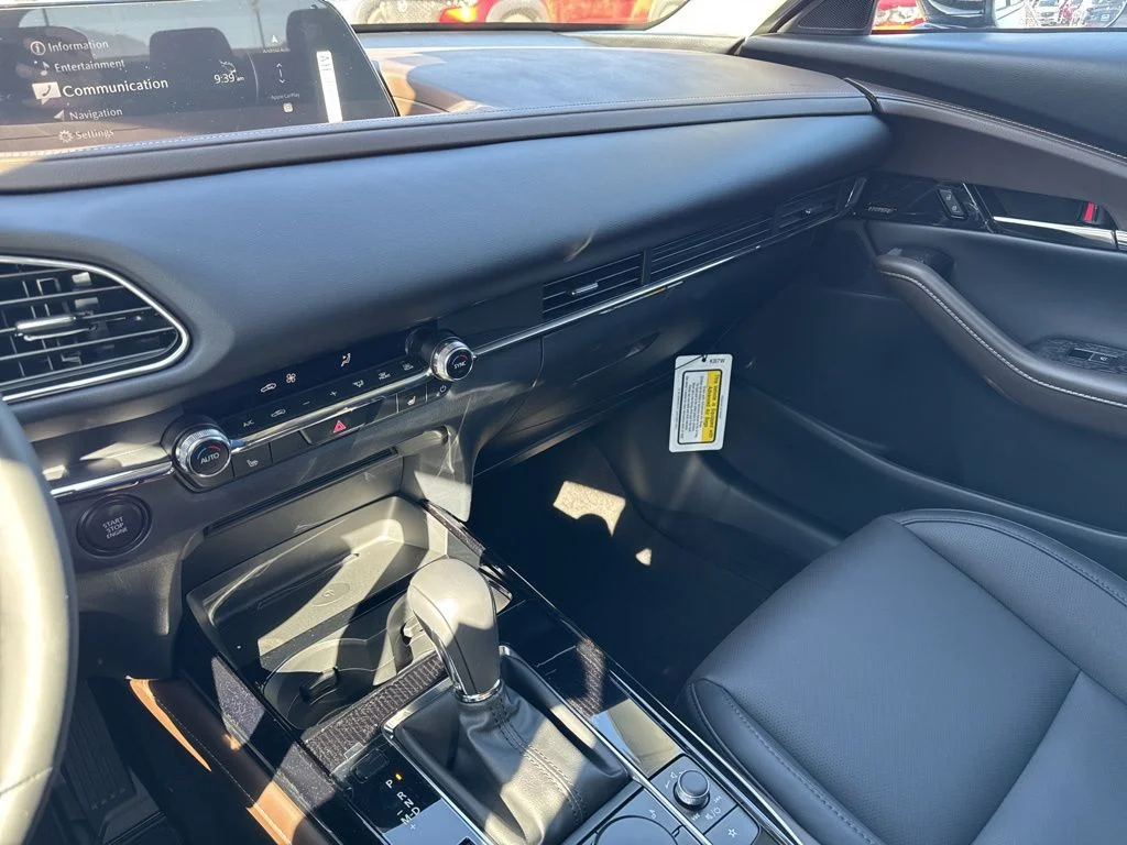 2025 Mazda CX-30 Premium - Photo 21