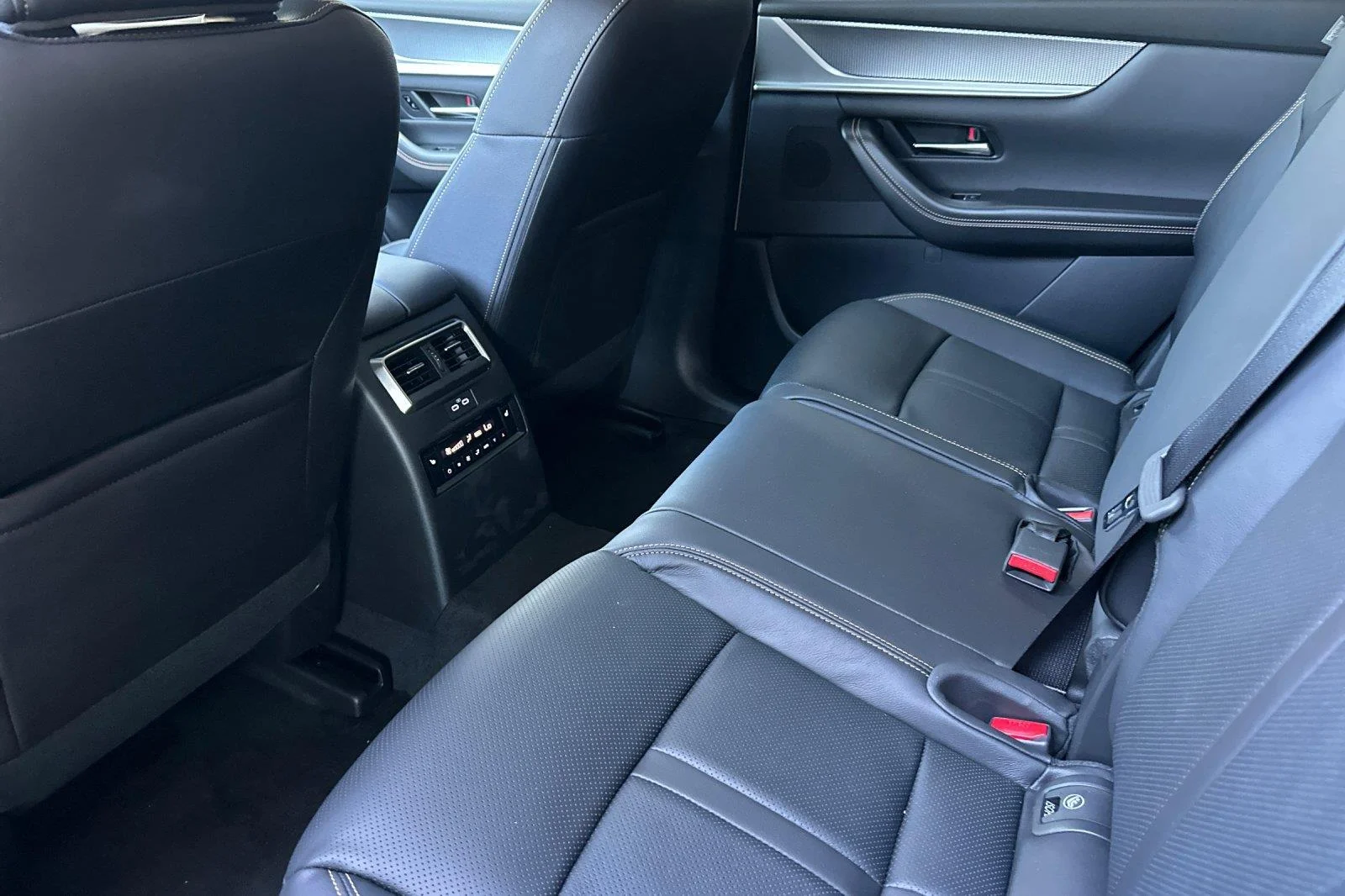 New 2026 Rhodium White Premium Mazda 3.3 Turbo Preferred AWD image 13