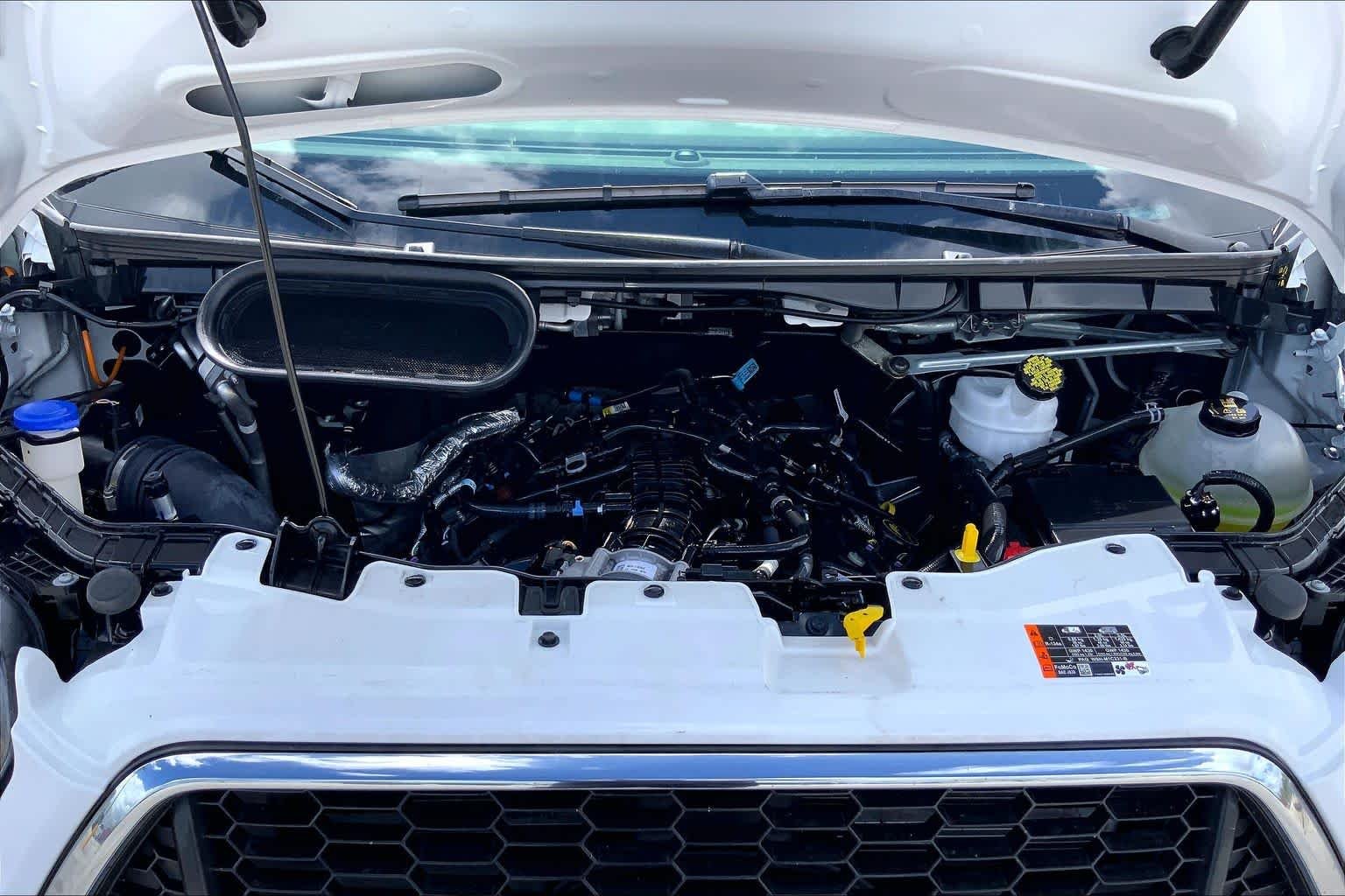 Used 2025 Oxford White Ford XLT image 30