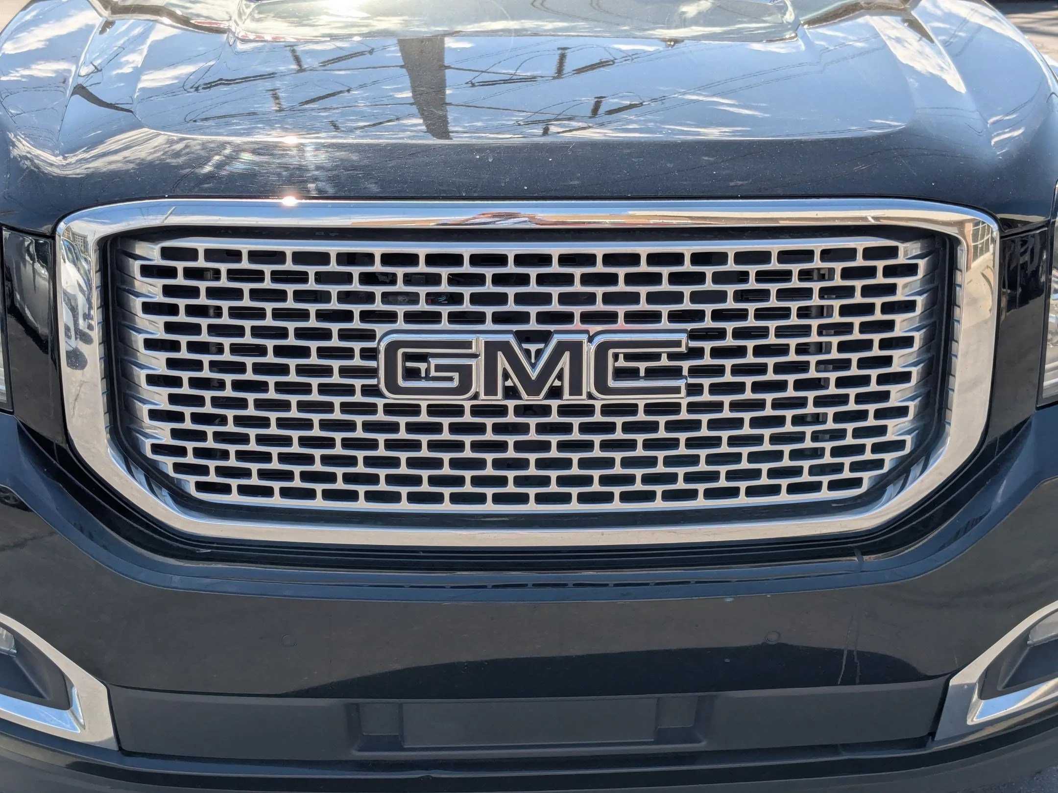 Used 2017 Onyx Black GMC Denali image 9