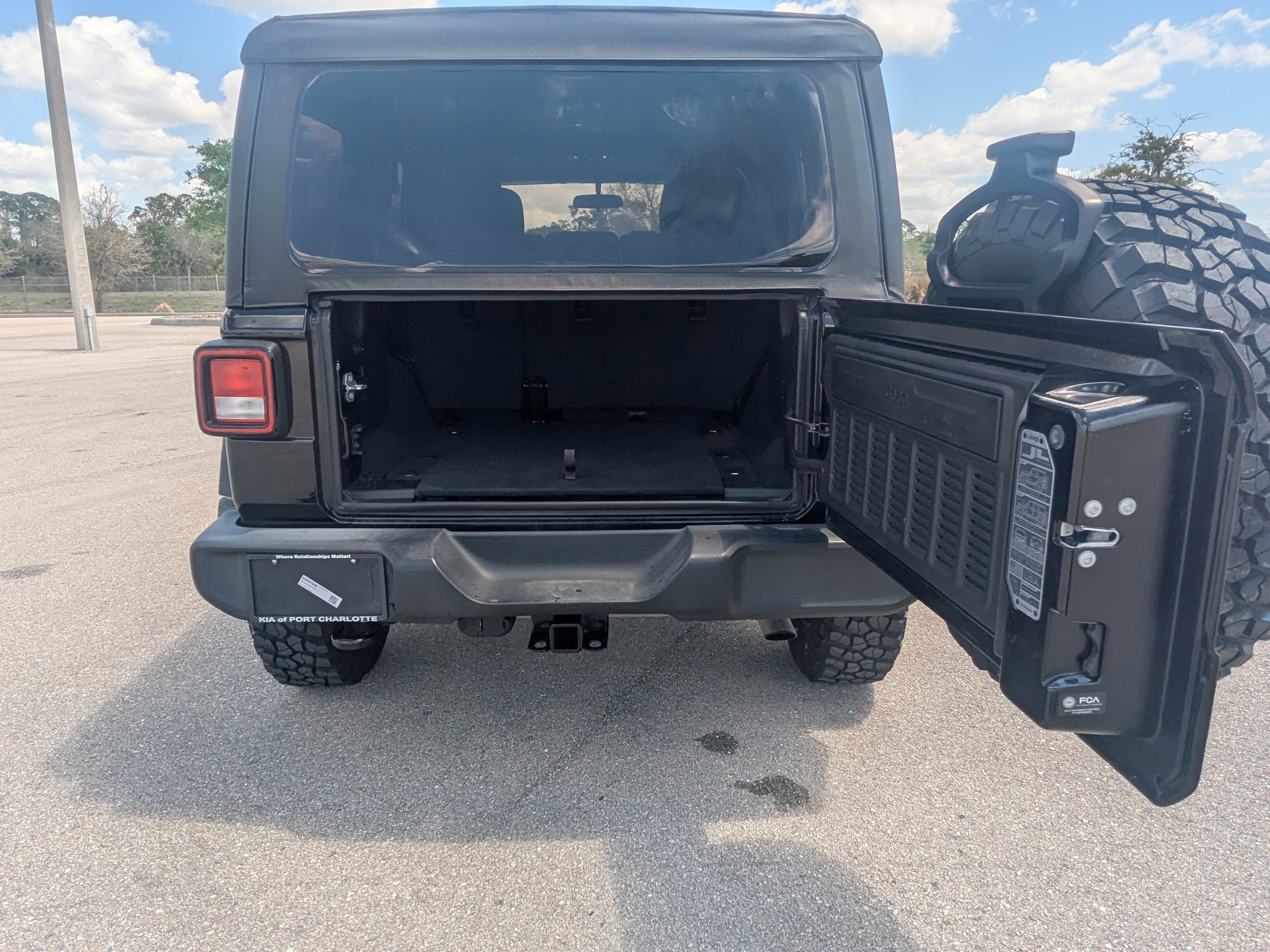 2022 Jeep Wrangler Unlimited Willys Sport - Photo 18