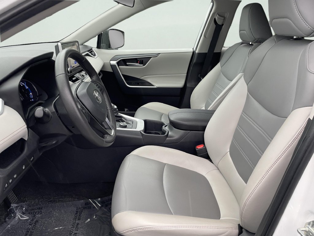 Certified Used 2024 Pearl Toyota XLE Premium image 10