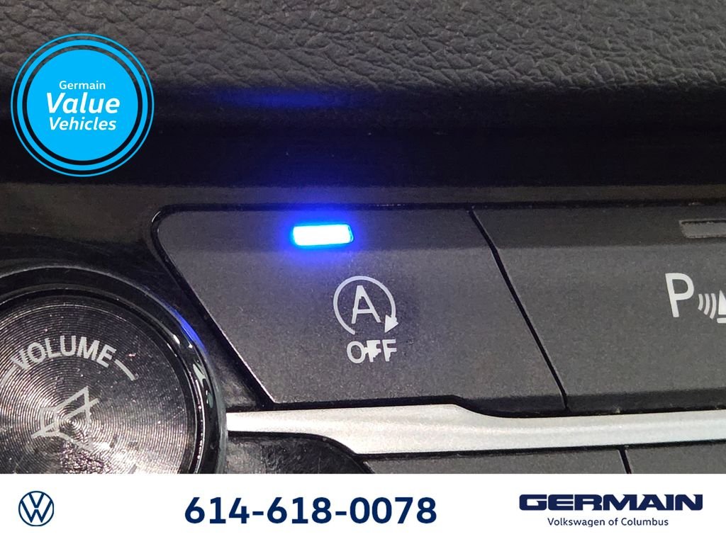 Used 2017 Blue Chrysler LX image 27
