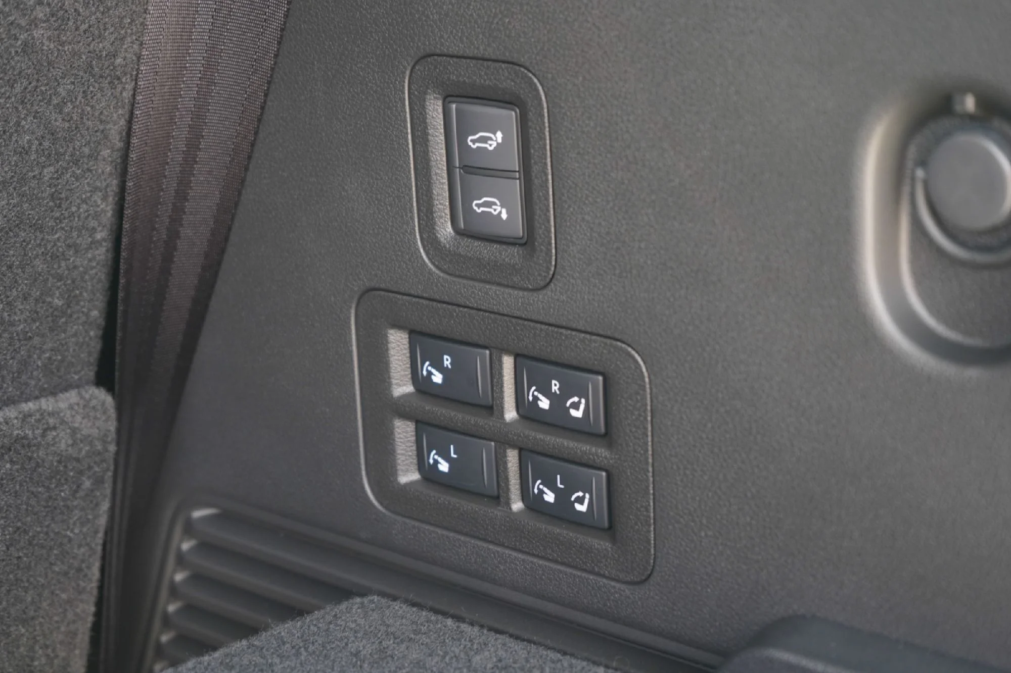 2025 INFINITI QX80 Sensory 4WD - Photo 27