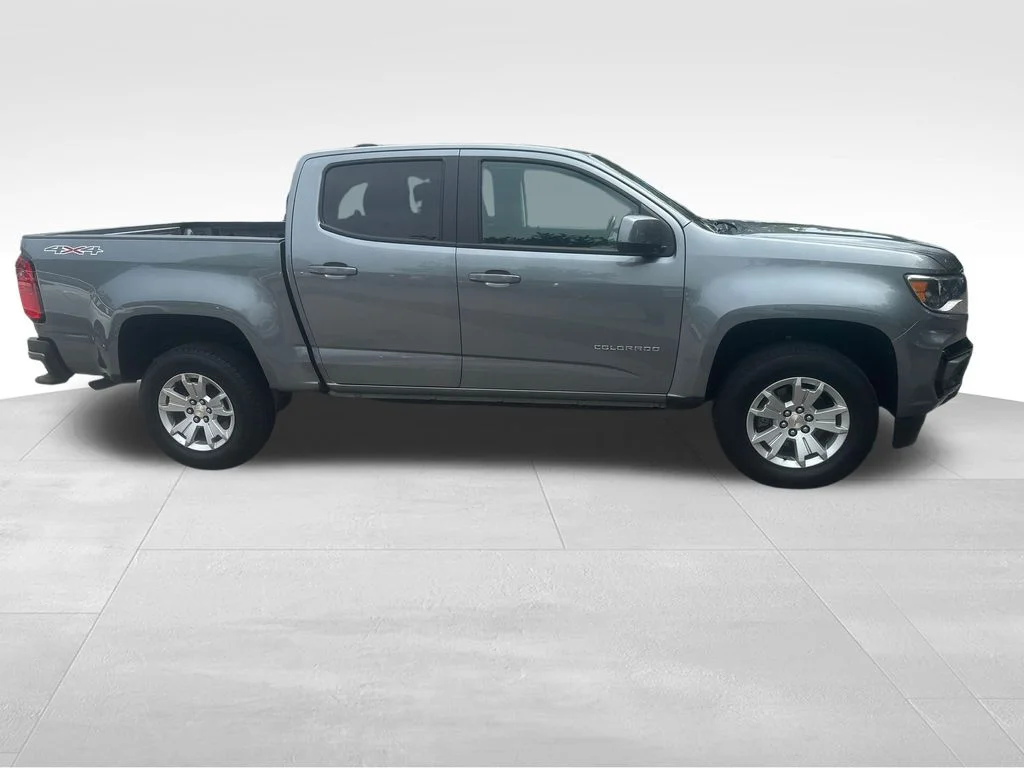 Used 2022 Gray Chevrolet LT image 27
