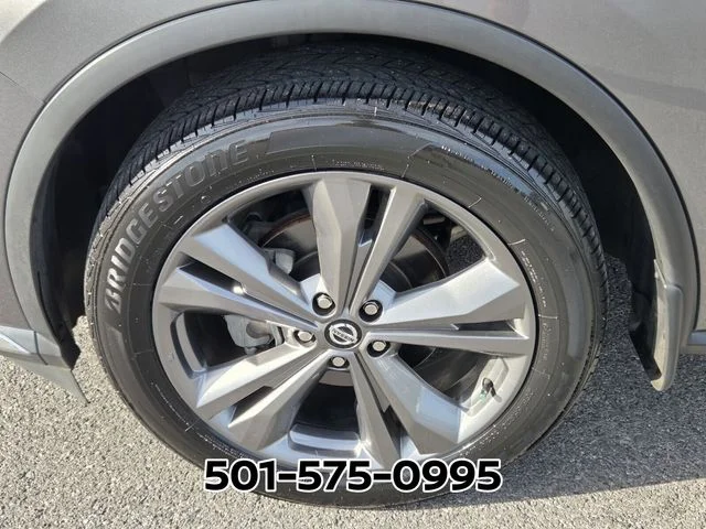 Used 2022 Gray Nissan Platinum image 20