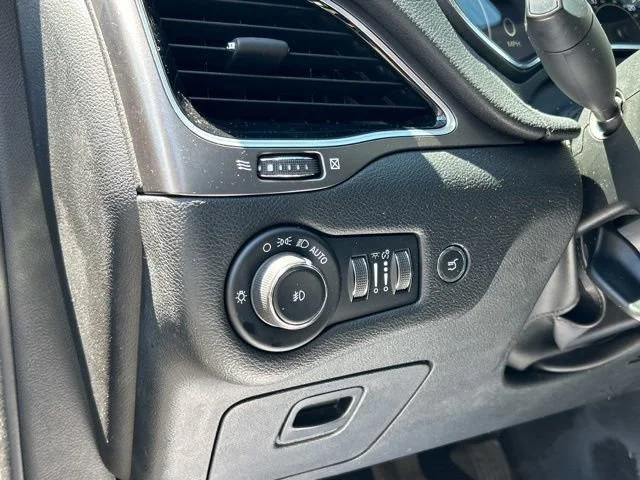 Used 2020 Blue Jeep Limited 4x4 image 34