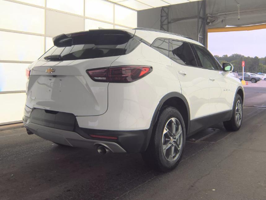 Used 2024 White Chevrolet LT image 3