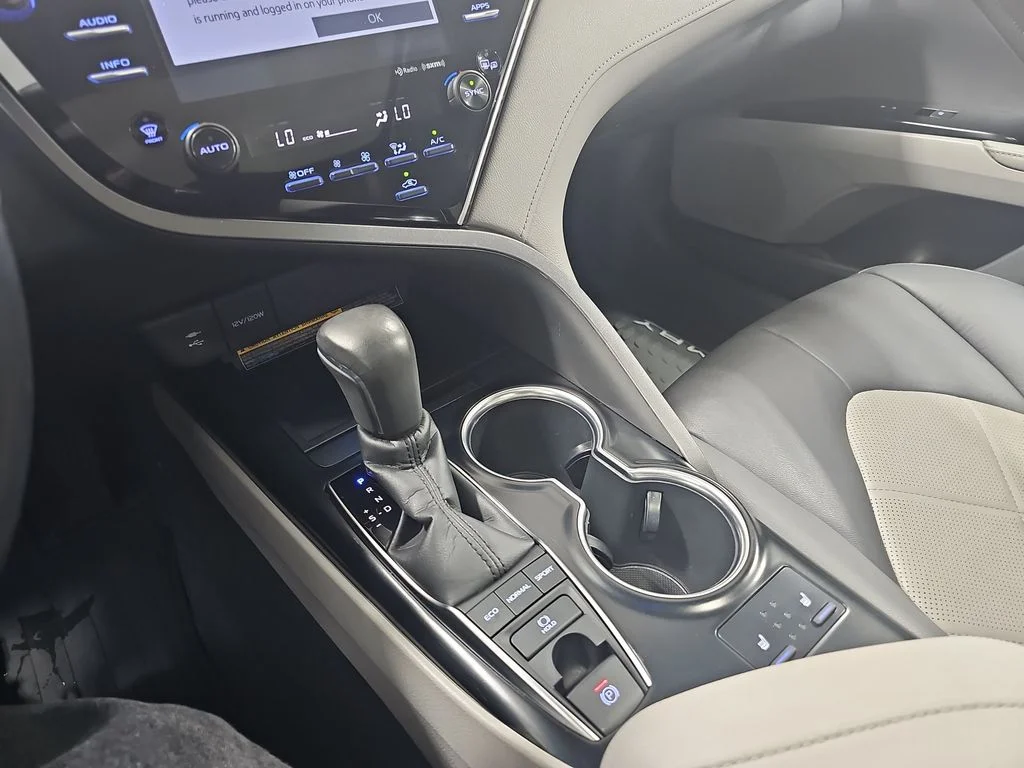 Used 2018 Brown Toyota XLE image 27