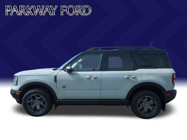 Used 2022 Green Ford Badlands image 2