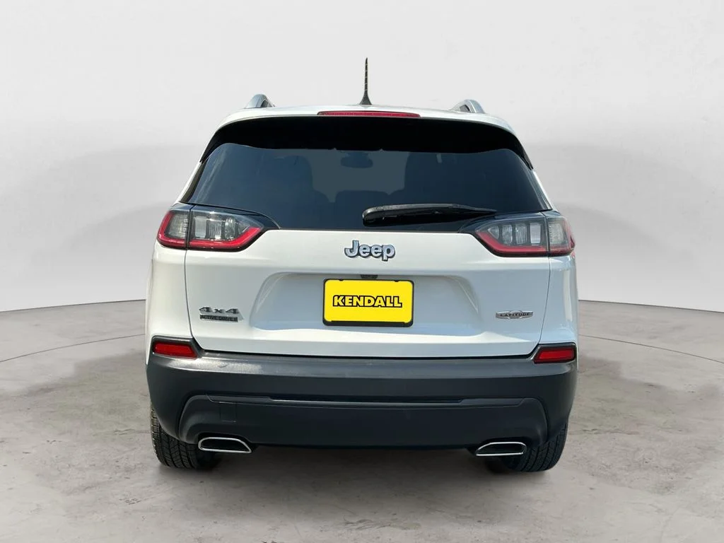 Used 2019 White Jeep Latitude Plus image 6