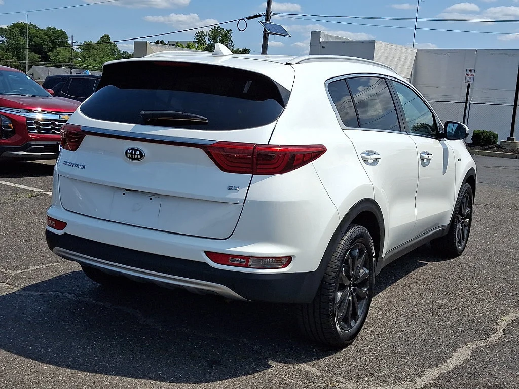 Used 2019 White Kia EX image 11
