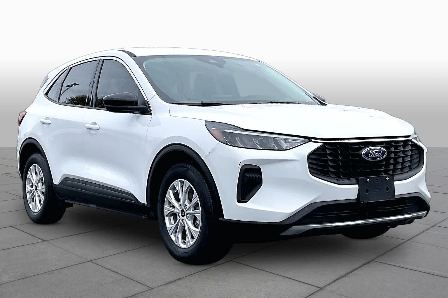 Used 2024 Oxford White Ford Active image 3