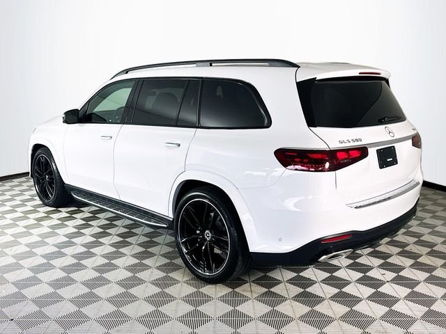 New 2026 MANUFAKTUR Moonlight White Metallic Mercedes-Benz GLS 580 image 5