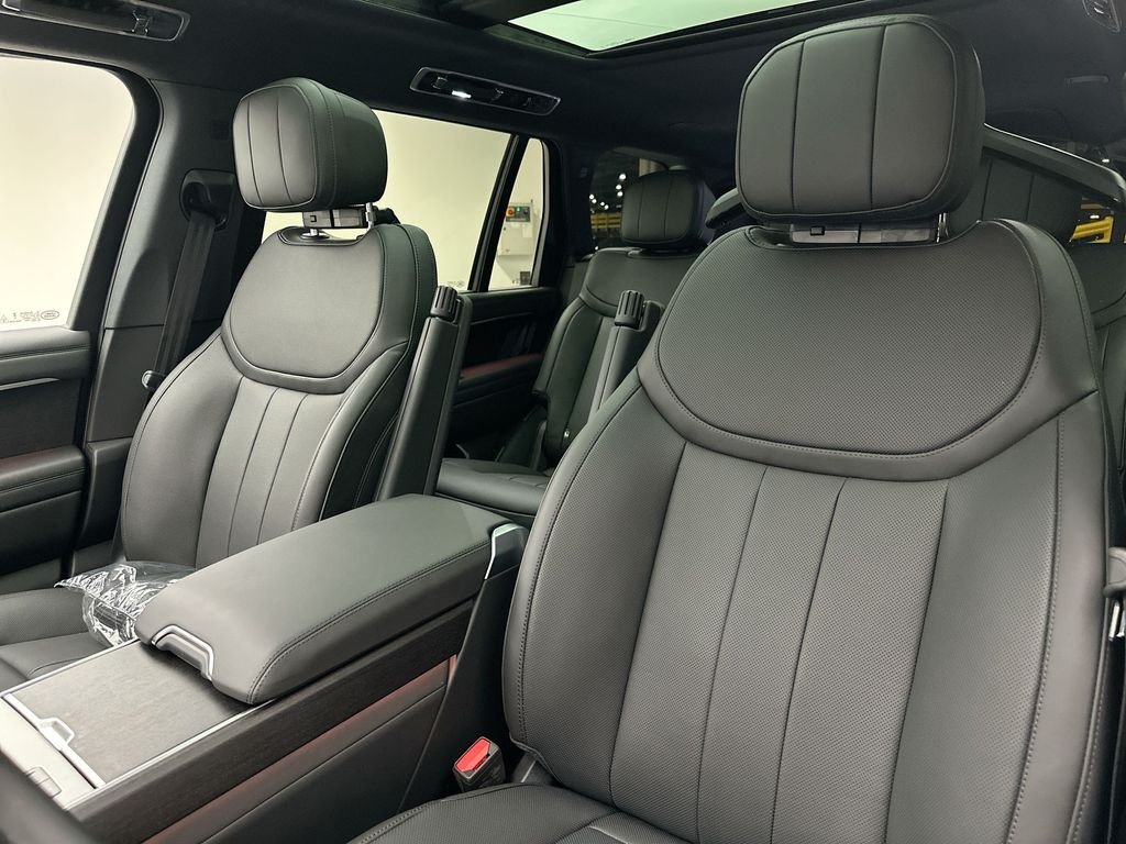 New 2026 Fuji White Land Rover SE image 10