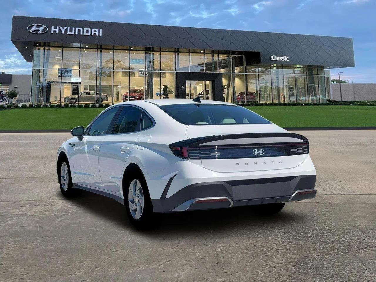 New 2026 Serenity White Pearl Hyundai SE image 5