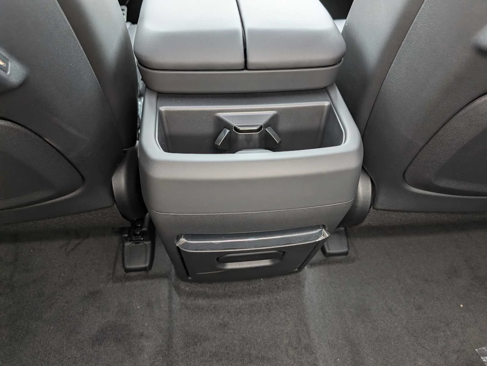 New 2027 Terrain Brown Matte Kia X-Line SX-Prestige image 16