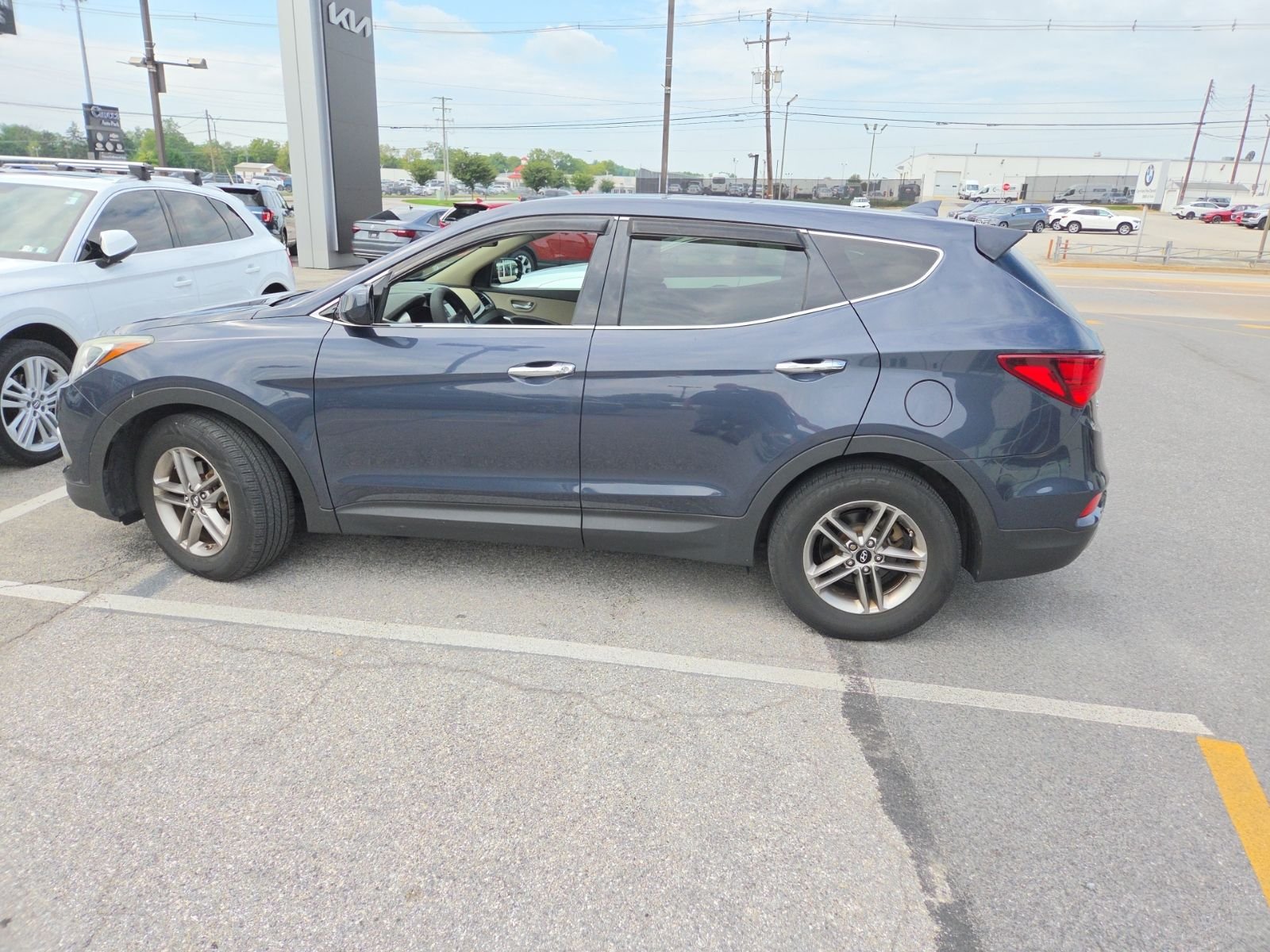 Used 2017 Blue Hyundai 2.4 image 4
