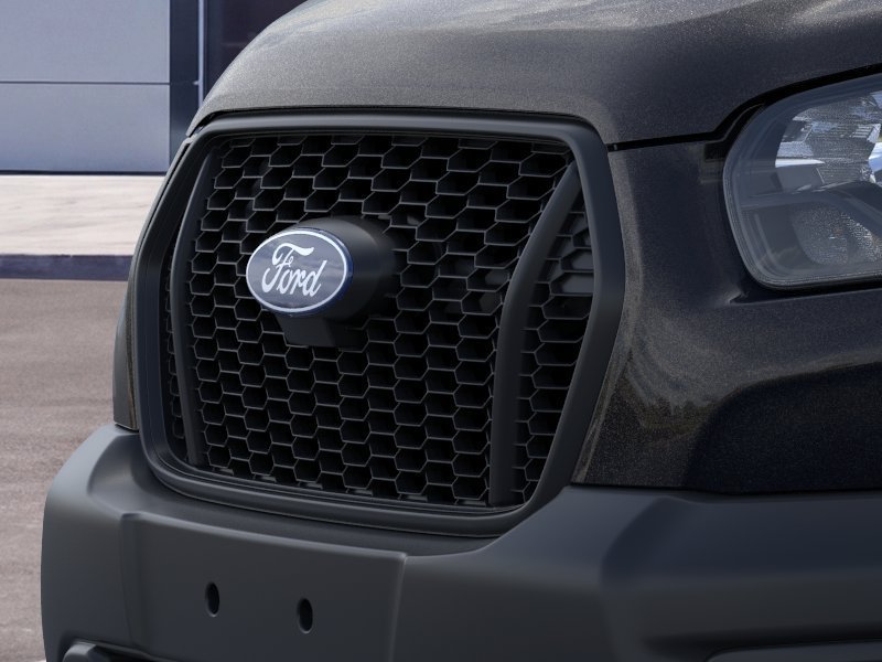 New 2026 Agate Black Metallic Ford XLT image 17