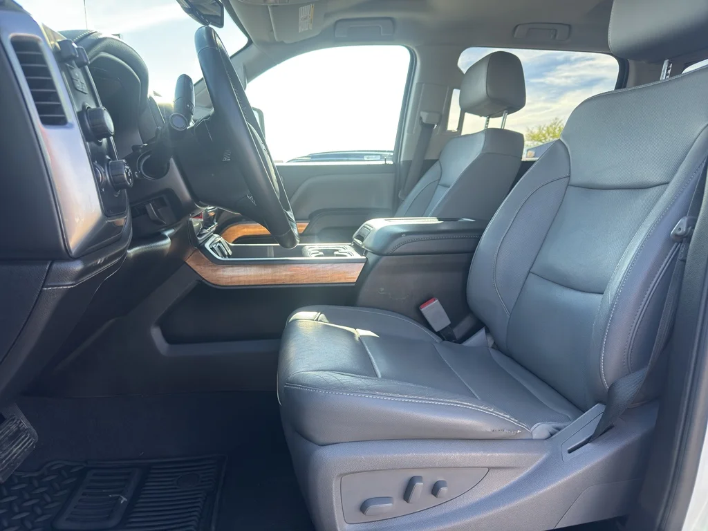 Used 2019 WHITE Chevrolet LTZ image 13