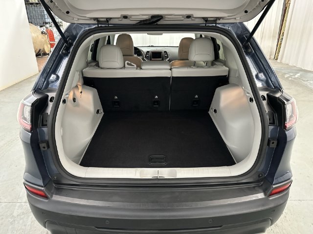 Used 2020 Blue Jeep Latitude Plus image 23
