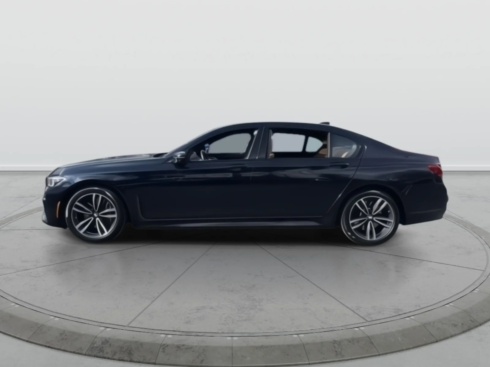 Used 2022 Black BMW 750i xDrive image 4
