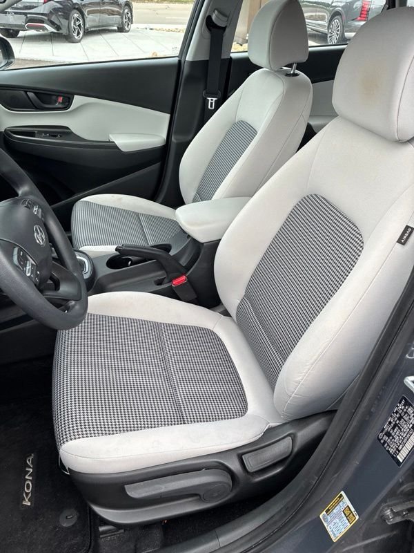 Certified Used 2023 Gray Hyundai SE image 9
