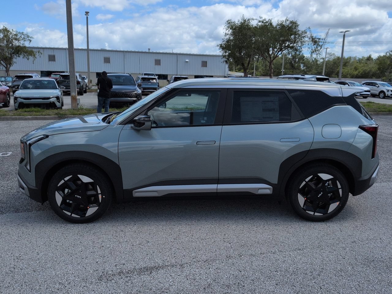 New 2027 Iceberg Green Kia S image 8