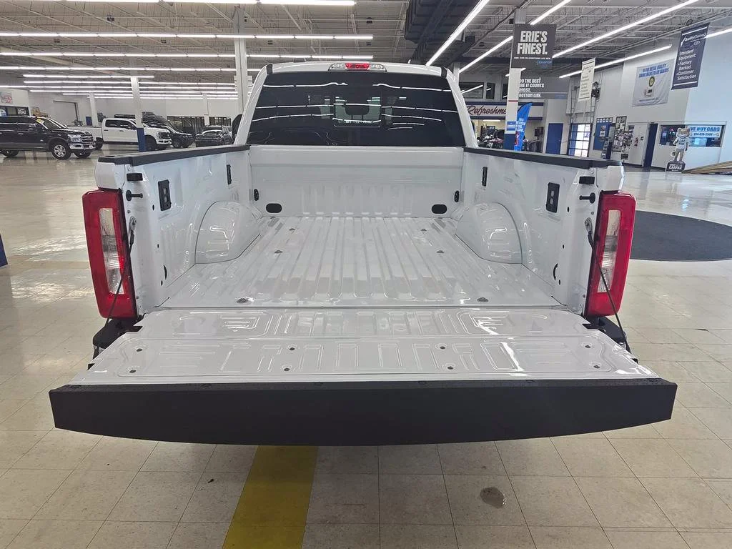 New 2026 Oxford White Ford F-250® XLT image 9